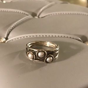 Pandora ring